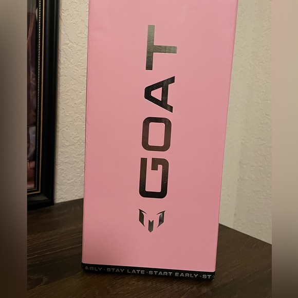 Stanley Pink GOAT Messi Tumbler - Picture 3 of 11